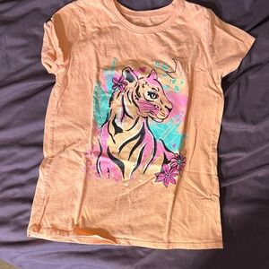 Place Peach Short-Sleeve Tee with Pink & Teal Tiger Graphic